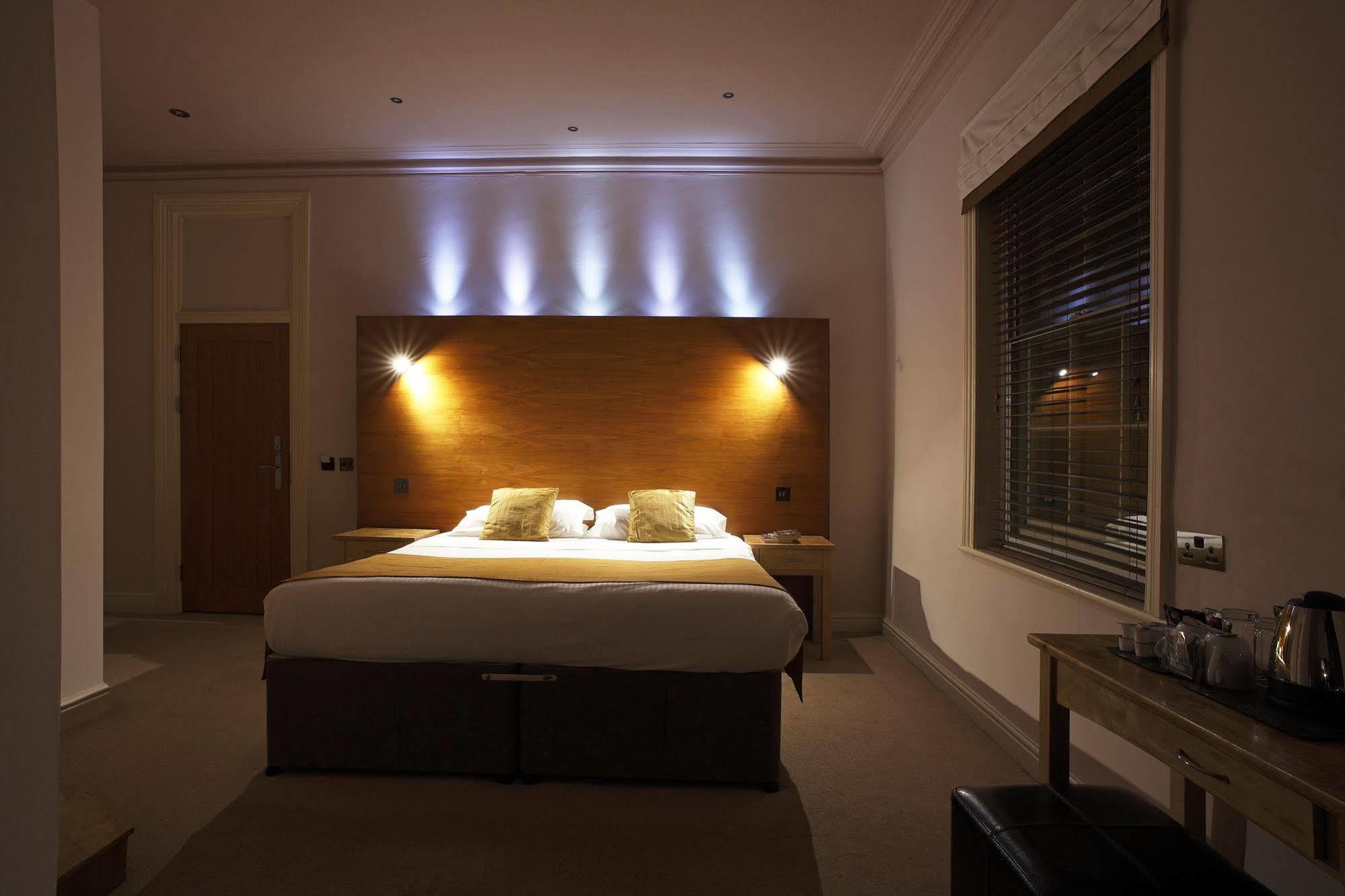 Castle Hotel อาเบอรีสวิท ภายนอก รูปภาพ